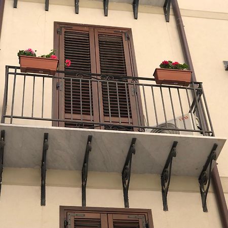 Reginella B&B Palermo Buitenkant foto